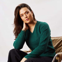 Lambswool V-neck women - Cossack