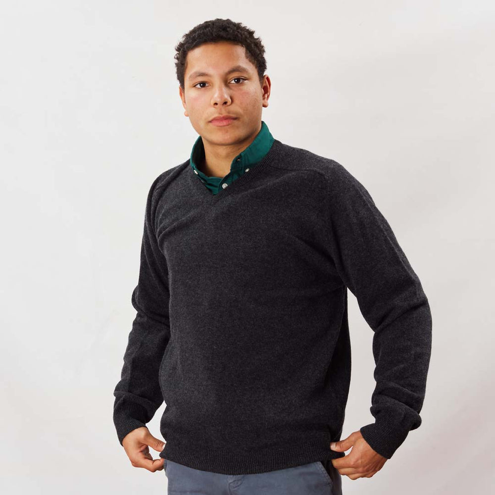 Lambswool V-neck - Charcoal