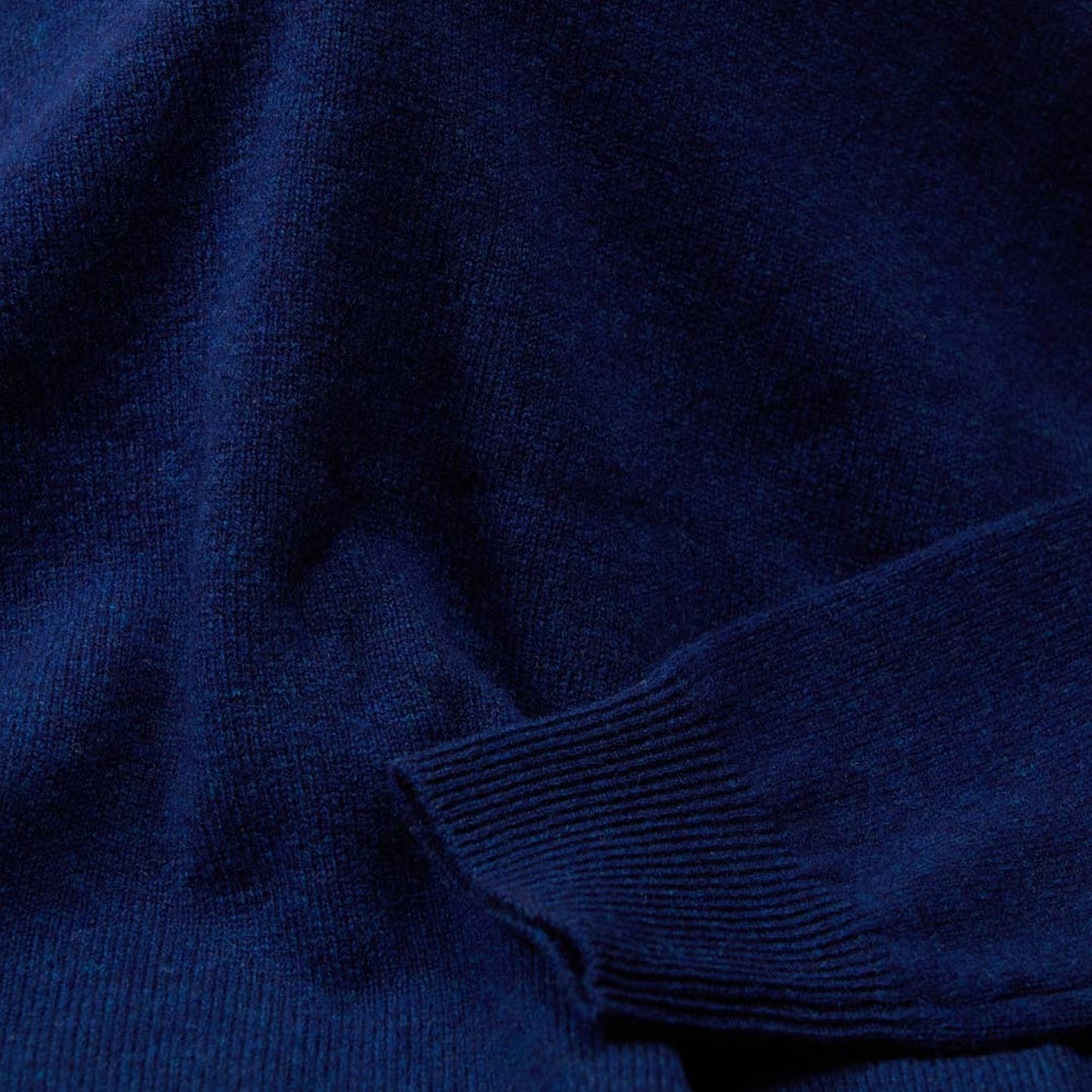 Lambswool V-neck - Regatta 147